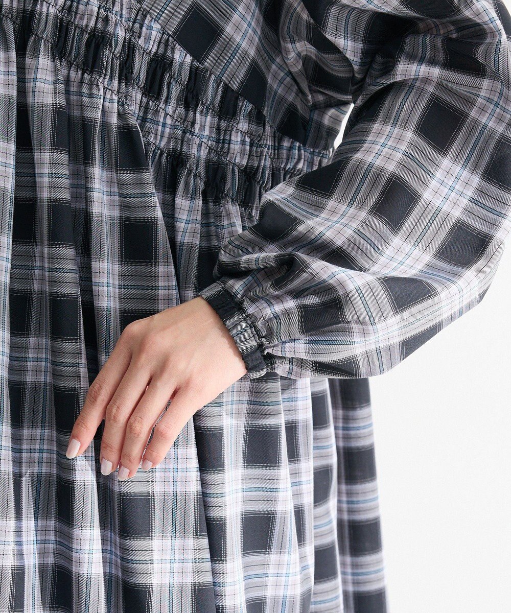 Green Parks 【しゃれシャツ】イージーケアＶネックチェックブラウス 