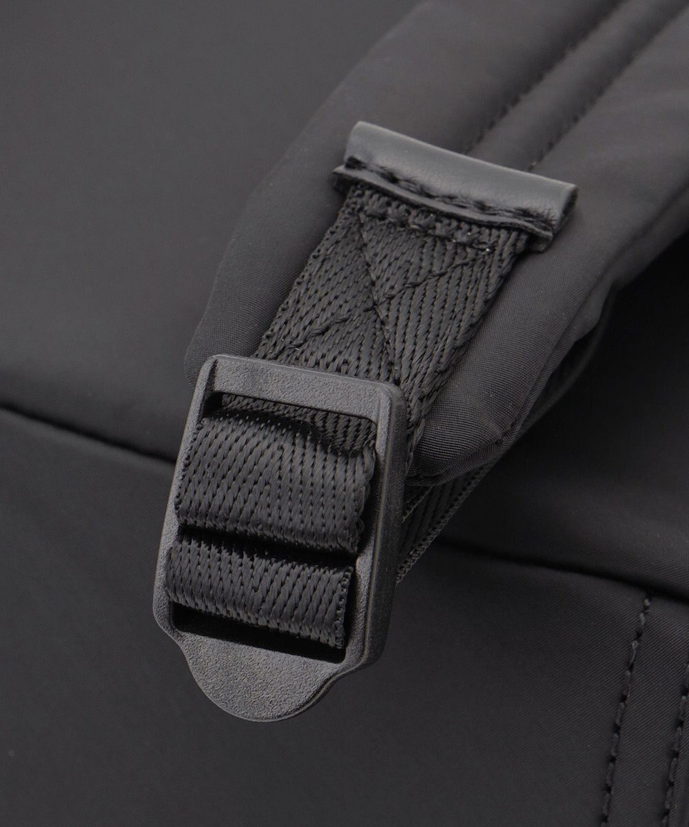 自由区 【軽量・撥水】ファンクショナルポケット リュック 