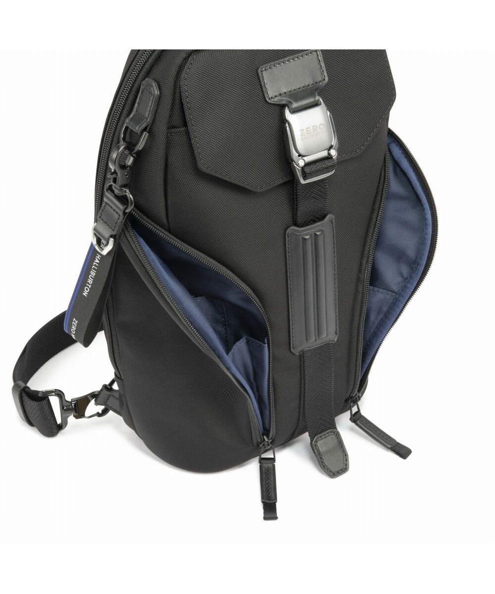 ZERO HALLIBURTON  ZLM ショルダーバッグ 7L 660g 81515 