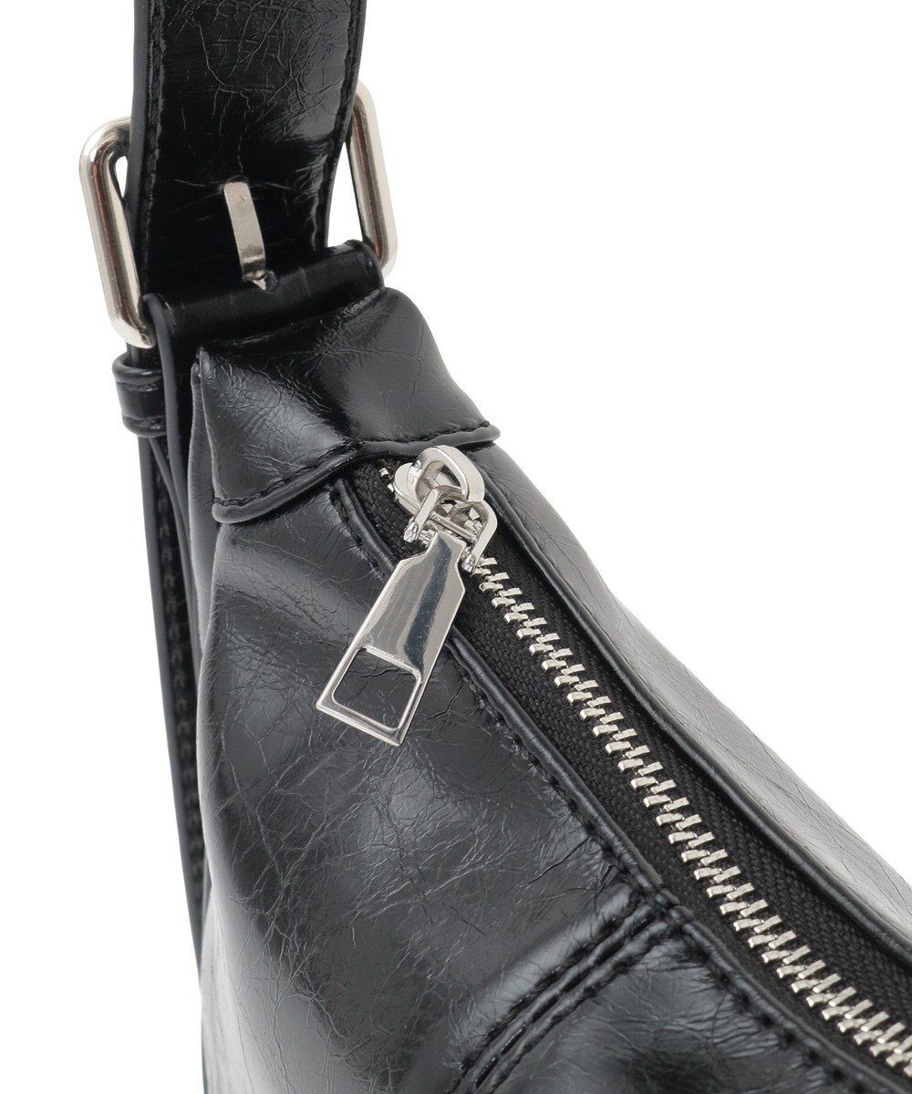 earth music&ecology ハーフムーンバッグ 