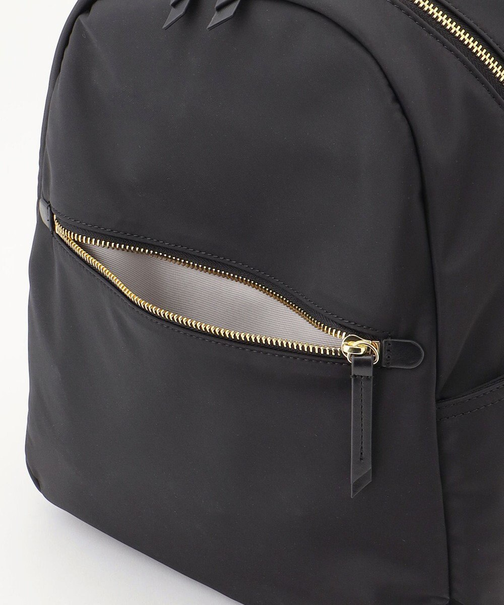 自由区 【軽量・撥水】ファンクショナルポケット リュック 