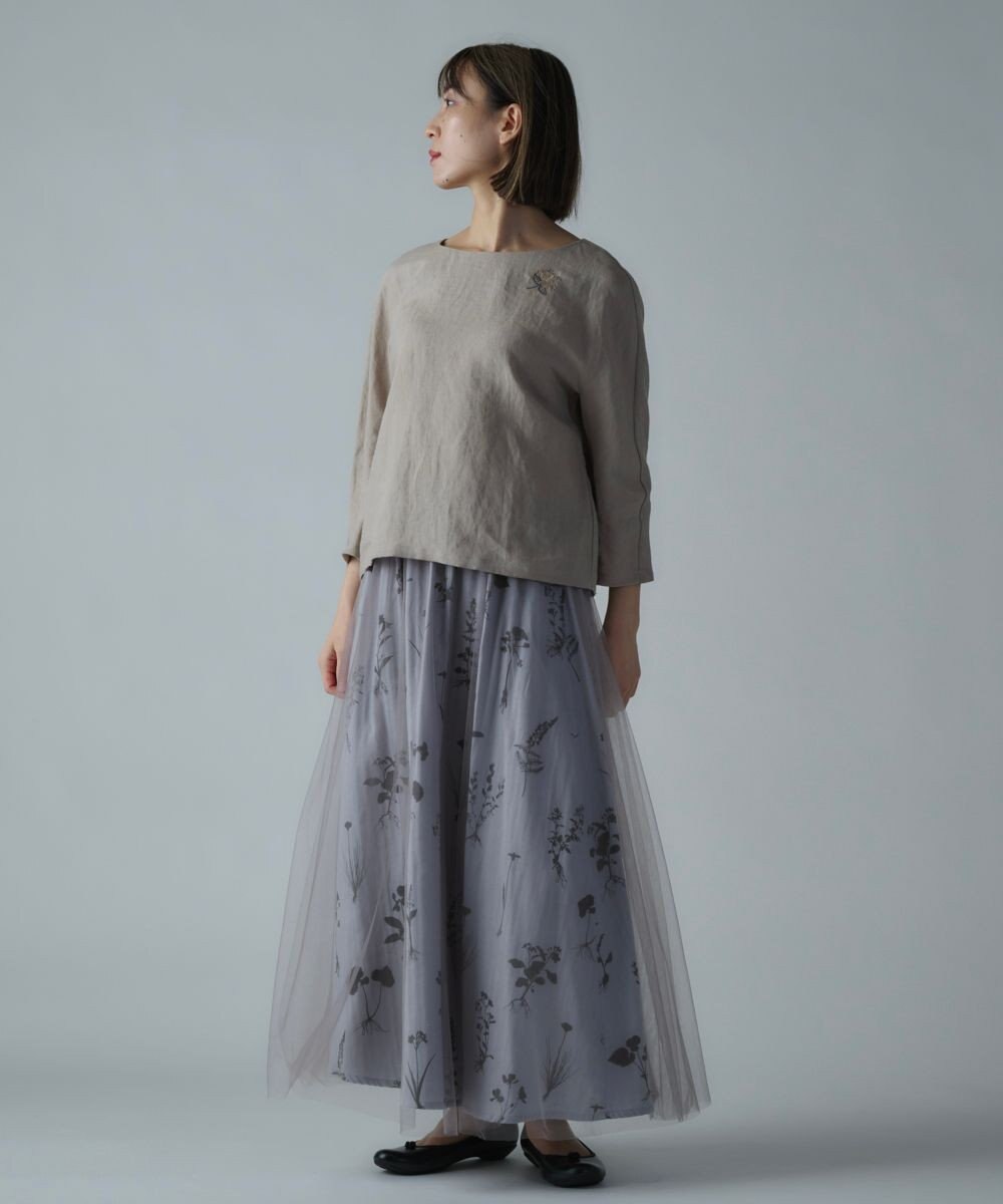 muuc 〈高品質ベルギーリネン〉〈オンオフ着られる〉花刺繍モチーフ付きリネンプルオーバー 