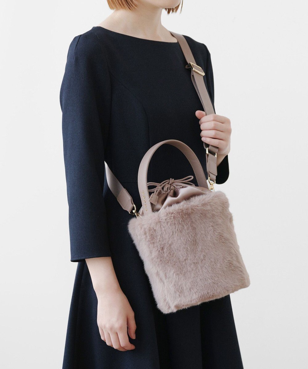 TOCCA 【ショルダー取り外し可能】MILKY TEA FURBAG ファーバッグ 