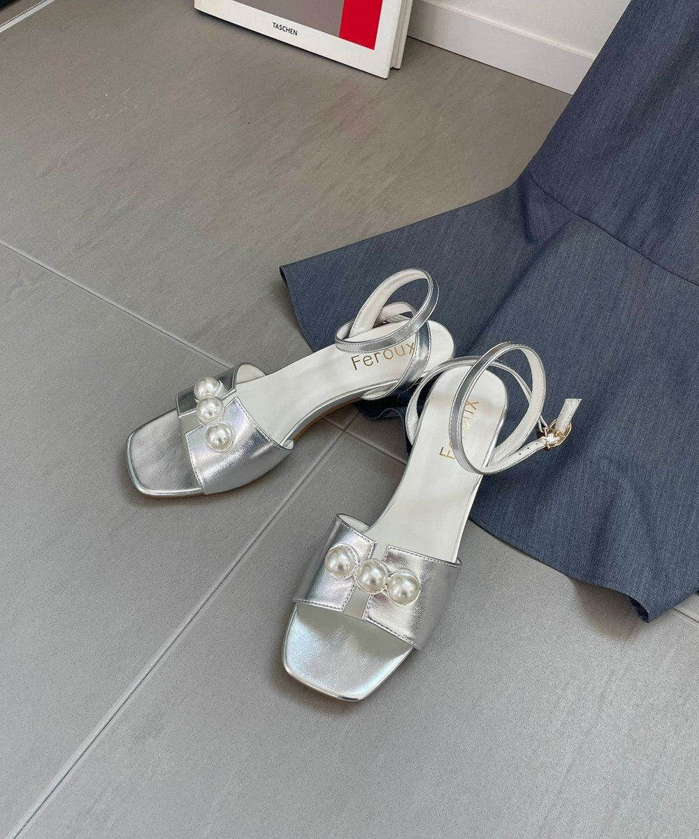 Feroux パールポイント サンダル 