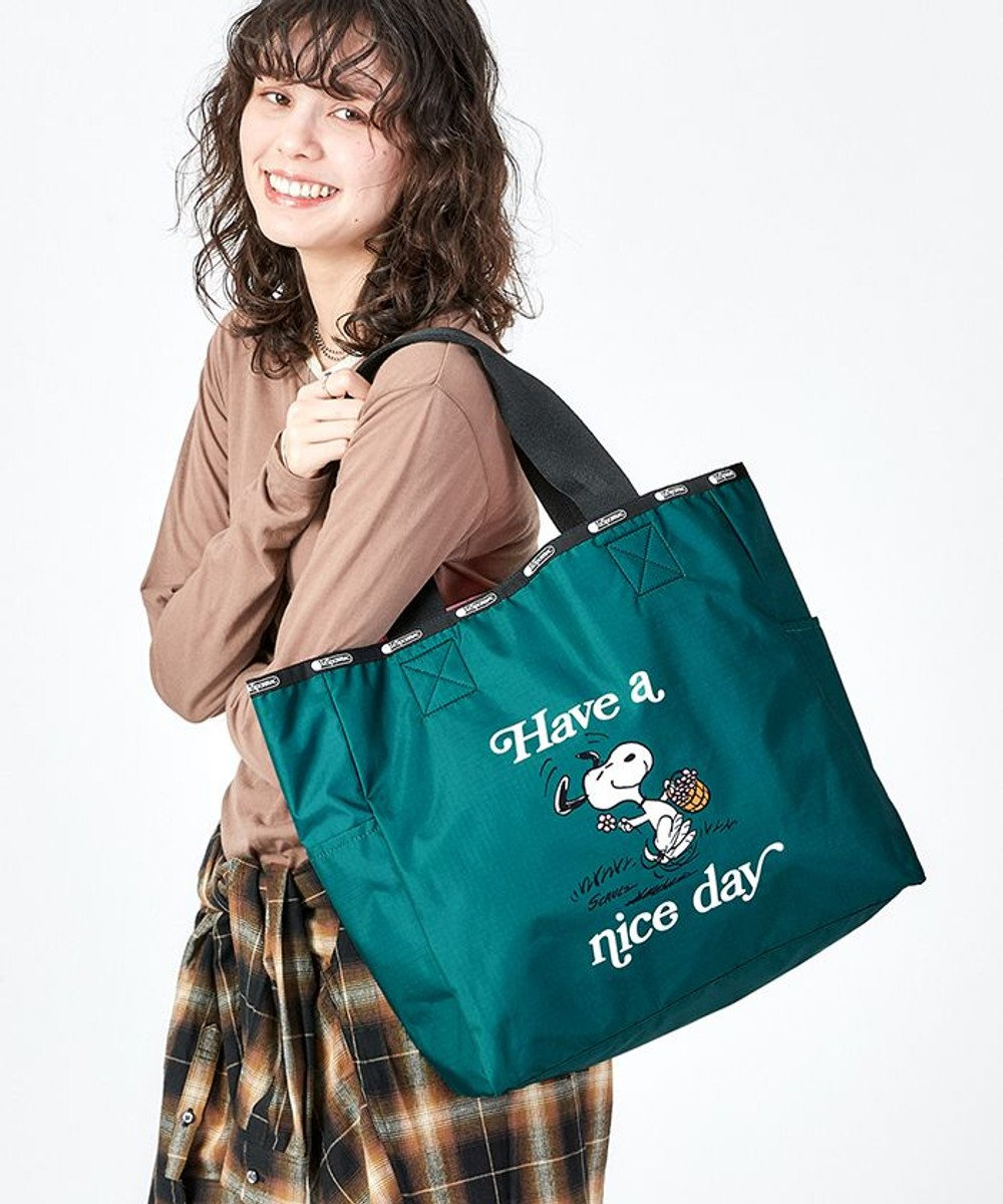 LeSportsac LG REVERSIBLE TOTE/スヌーピーアンドギャングトート スヌーピーアンドギャングトート