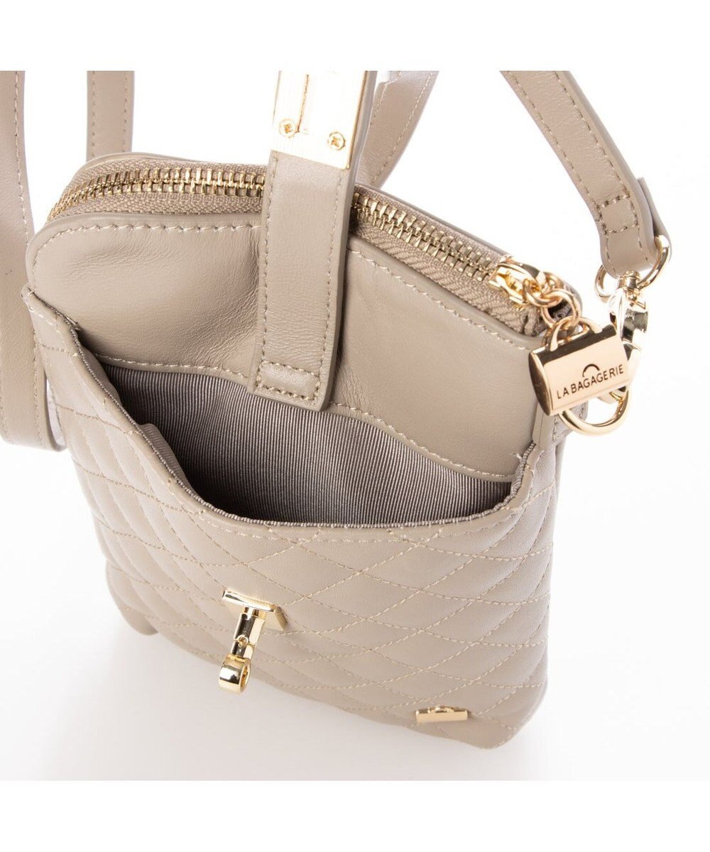 LA BAGAGERIE シープレザー　キルティングスマホショルダー 