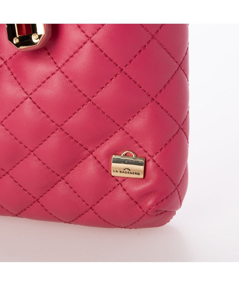 LA BAGAGERIE シープレザー　キルティングスマホショルダー 