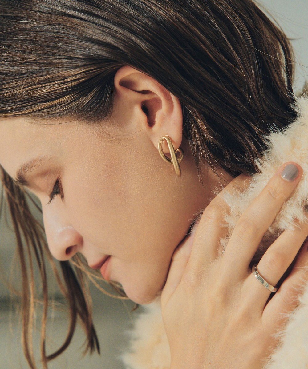 YECCA VECCA クロスフープイヤリング 