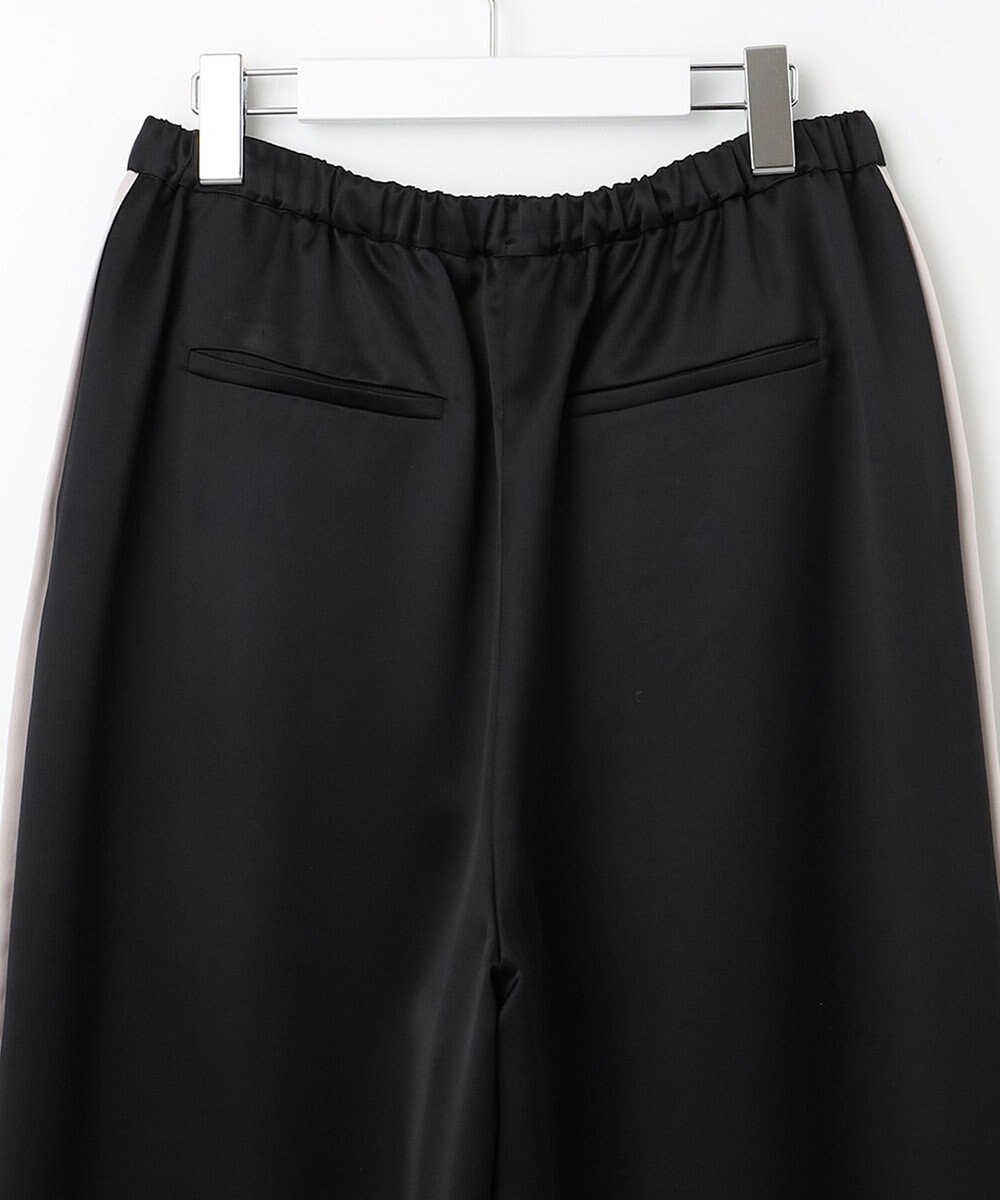 23区 S 【SLOW/一部店舗限定】ブライトサテン ライン パンツ 