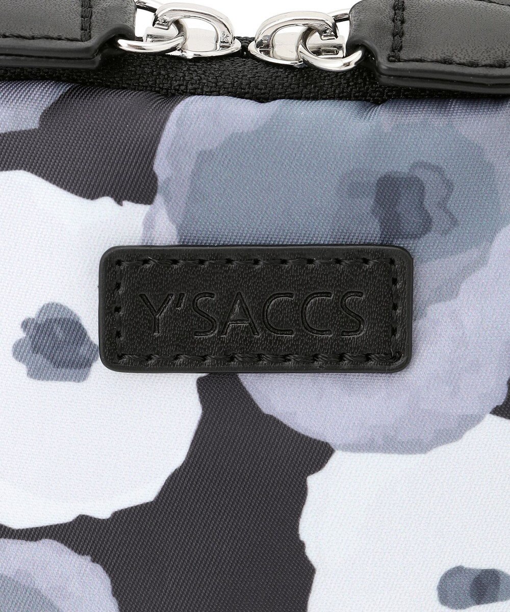 Y'SACCS 総柄プリントハーフムーンポーチ 