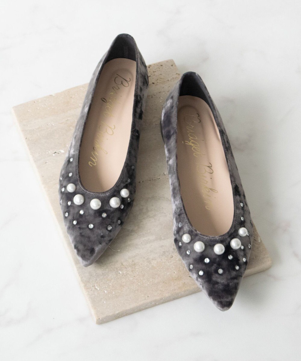 Bridget Birkin 【Bridget Birkin】パールストーンベロアパンプス 