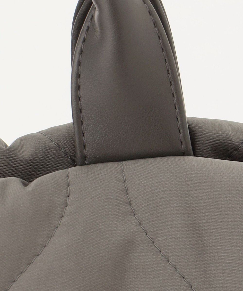 自由区 パディングキルトドロスト バッグ 