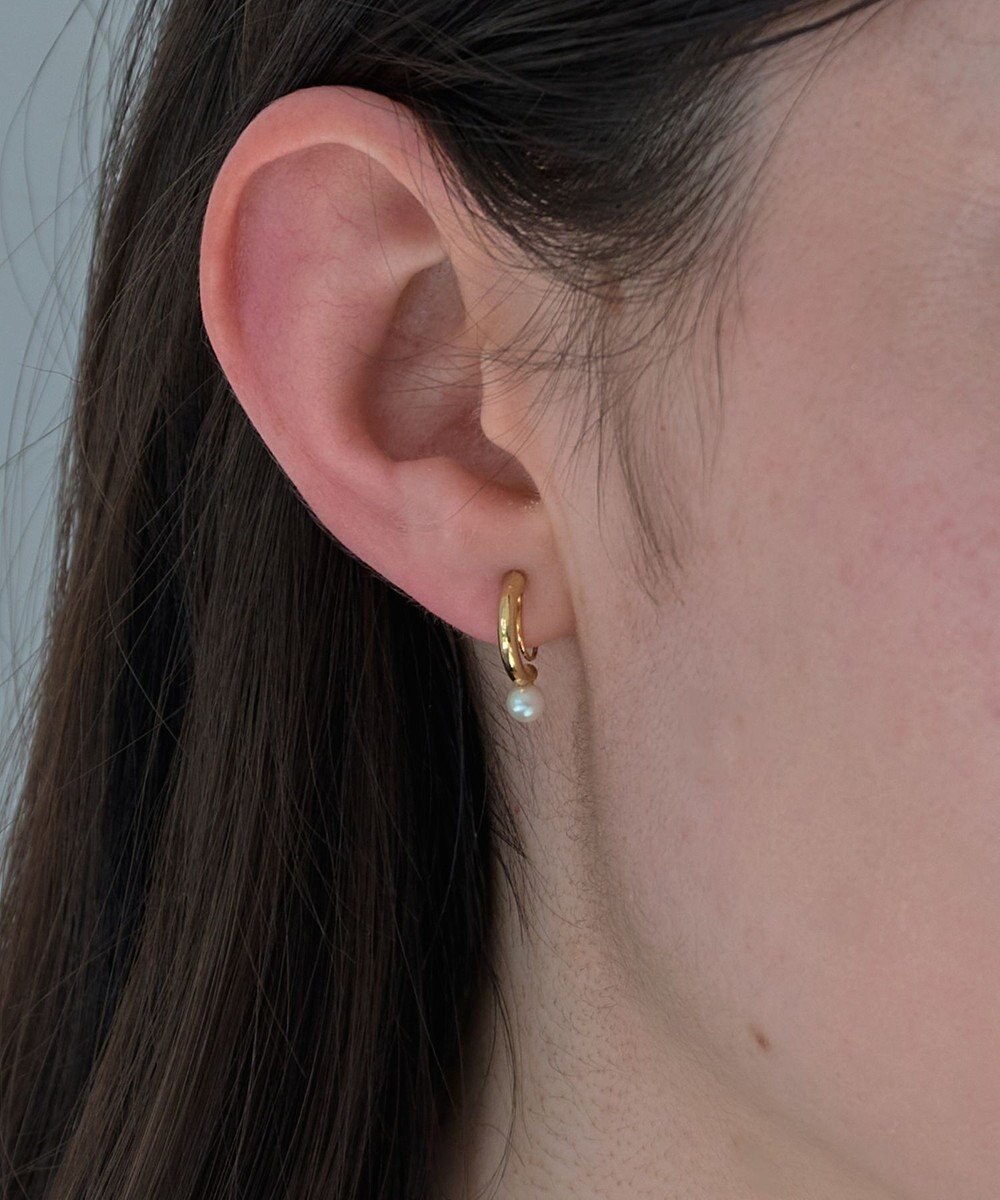 Phoebe 〈痛くないシリーズ/金属アレルギー対応〉ソロパールフープライトフィットイヤリング　ゴールド/ニッケルフリー 