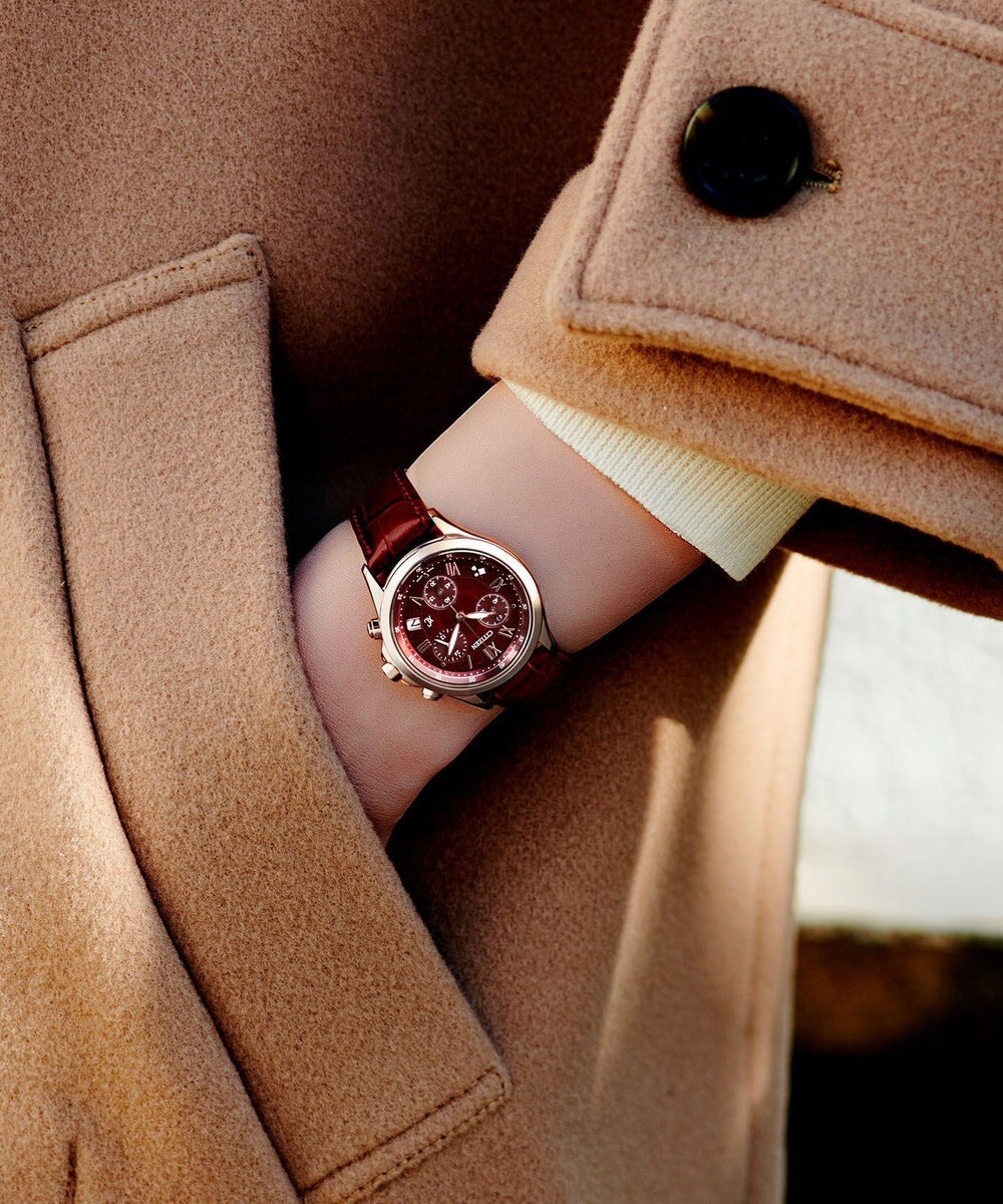 CITIZEN 【クロスシー 人気モデルの限定カラー】電池交換不要 エコ・ドライブ クロノグラフ 