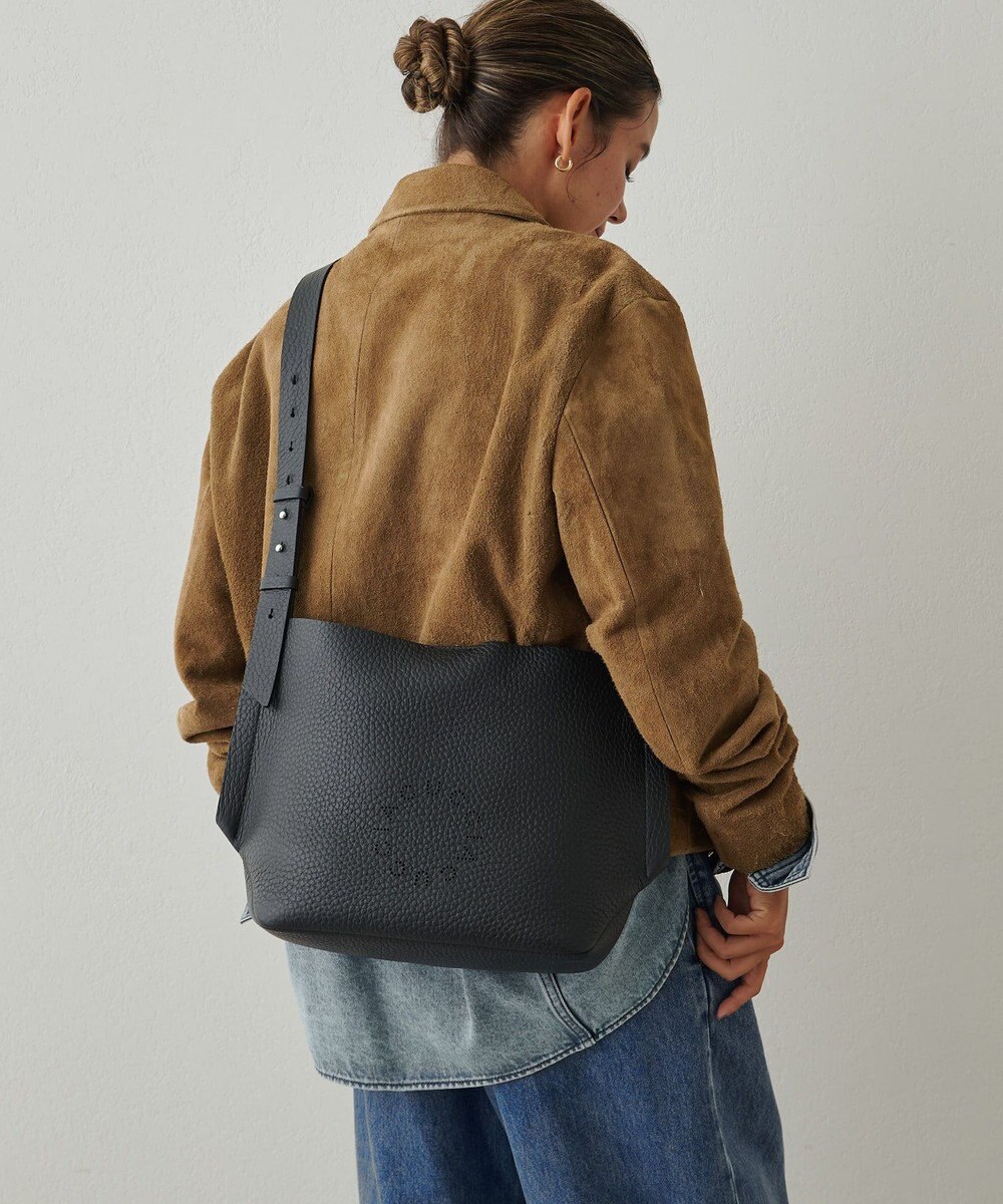 IACUCCI ルオータ ミディアムショルダー ALCE 