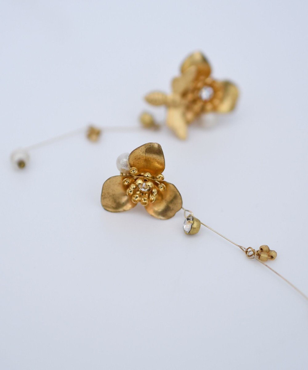 monshiro 【スワロフスキー】シュウカイドウニハチライン イヤリング 