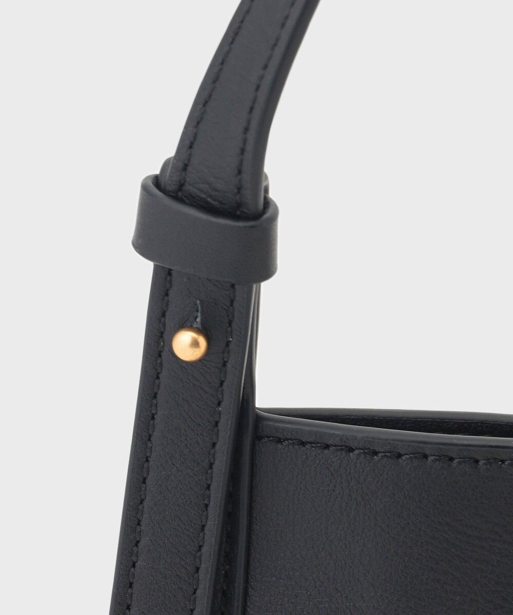 GRACE CONTINENTAL ORSETTOトライアングルバッグ 