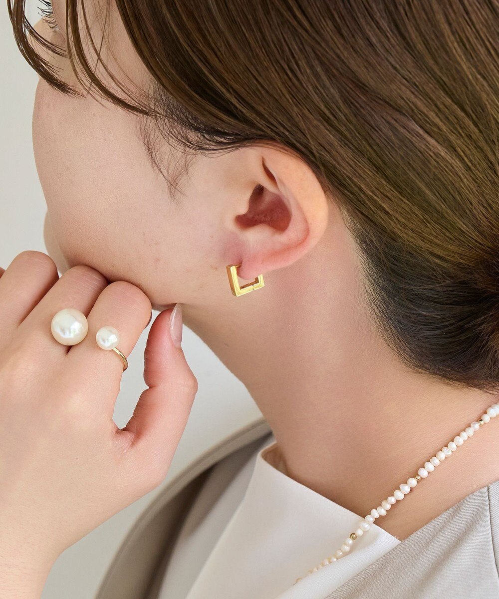 Phoebe 【金属アレルギー対応】ストレートスクエアフープピアス　ゴールド/サージカルステンレス 