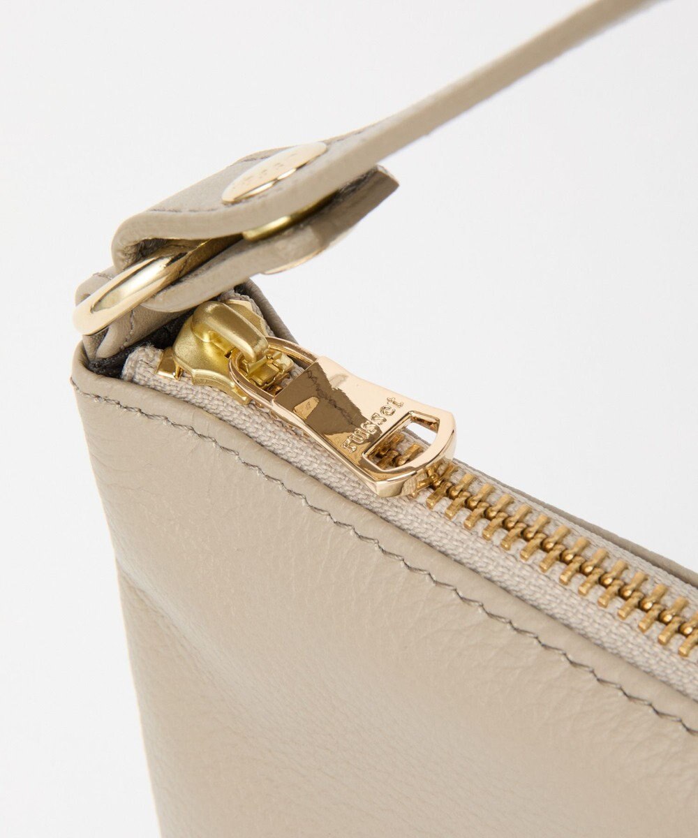 russet エンボスモノグラム ソフトレザーショルダーバッグ(CE-1547) 