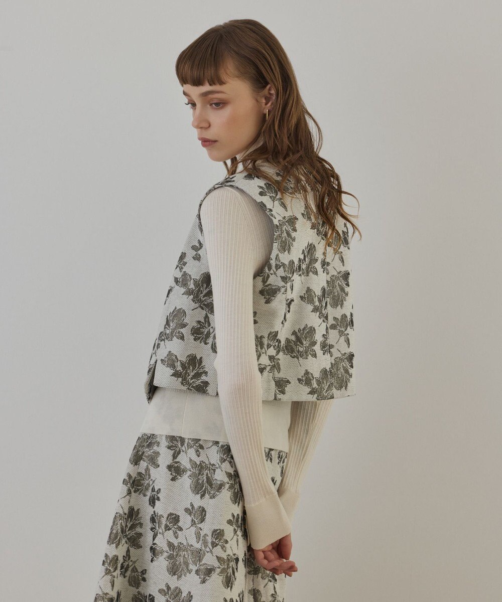 GRACE CONTINENTAL ラメフラワージャガードベスト 