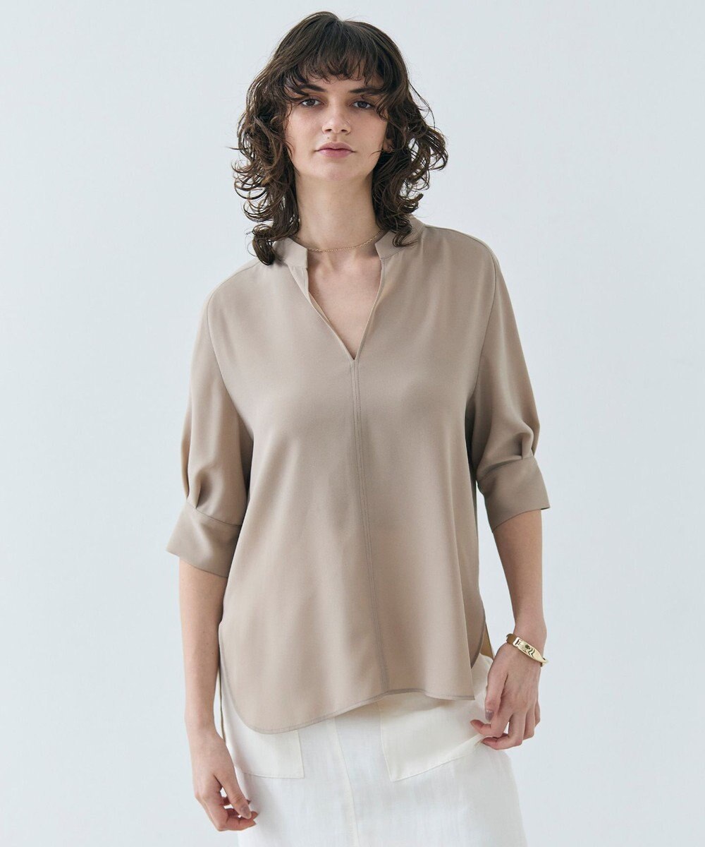 BEIGE， 【ご好評につき追加生産決定・洗える】FLEUR / スタンドカラープルオーバーブラウス 