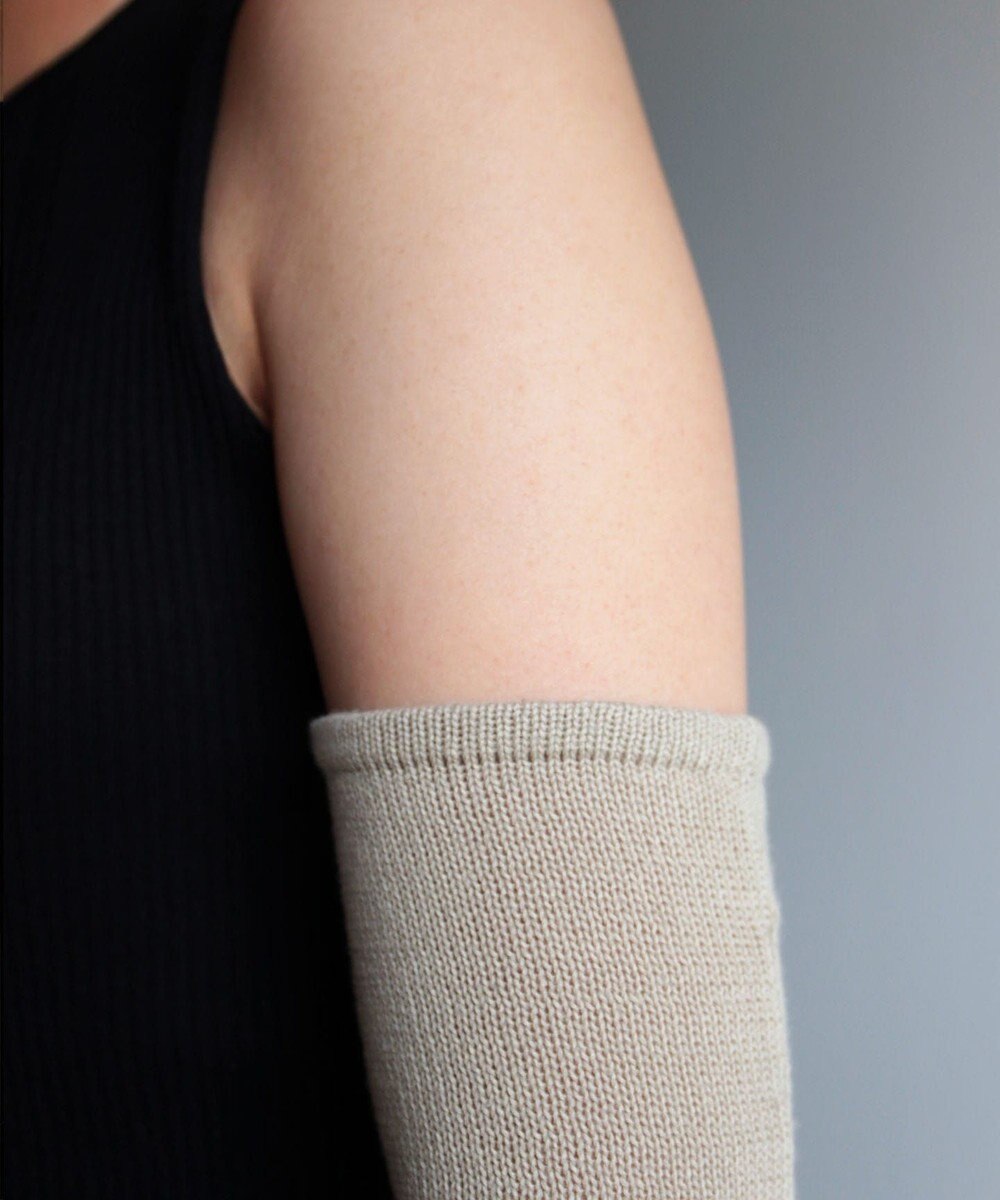 AND WOOL 〈上質な素材と手仕事から生まれた優しいニット〉コットンシルクカシミヤのアームカバー 