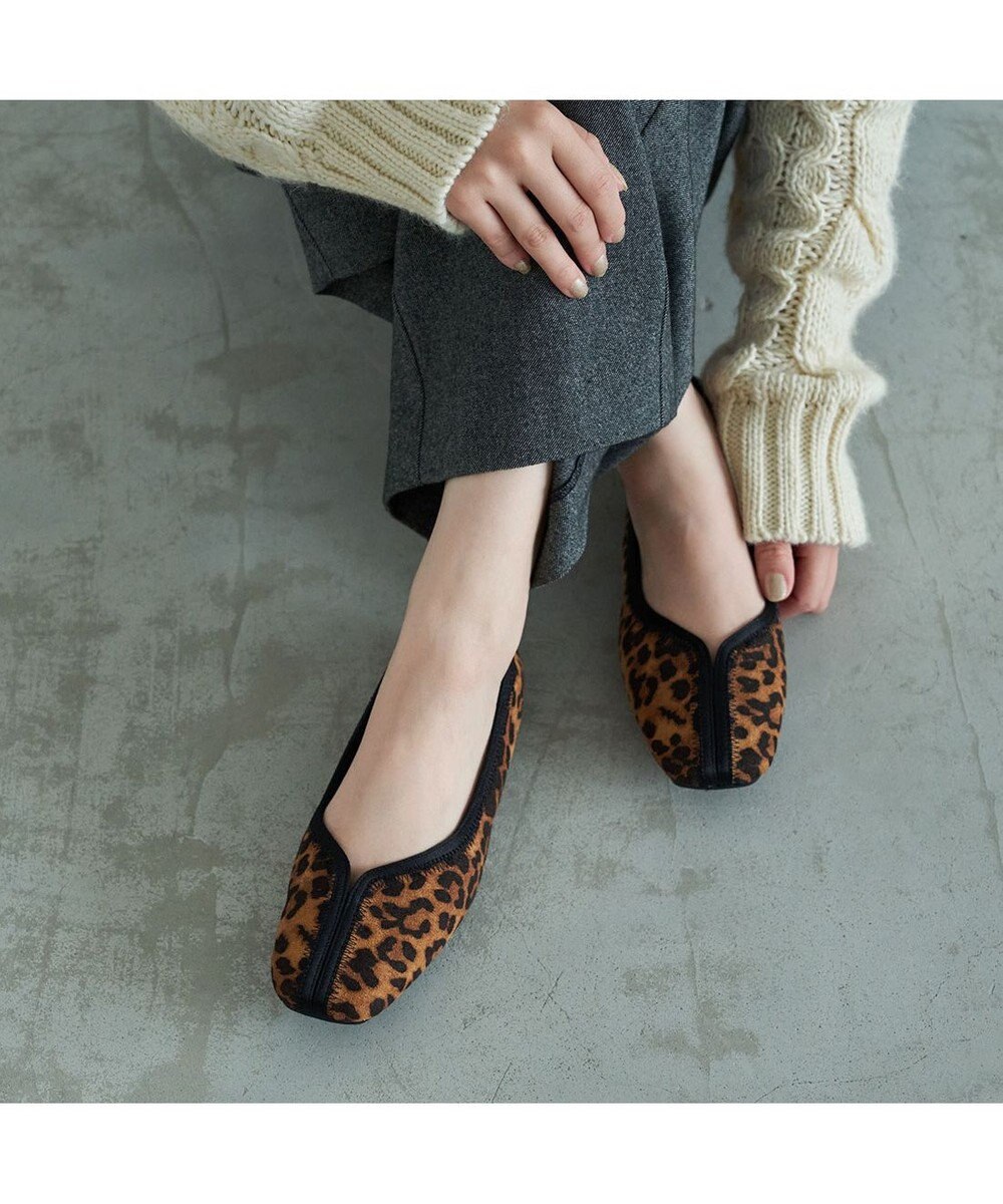 MODE ET JACOMO <carino>スクエアトゥ切り替えデザインフラットパンプス 