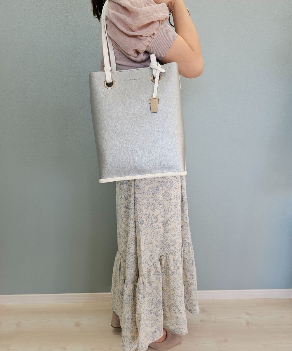 style code 【MERCURYDUO/マーキュリーデュオ】メタルアイレット　縦長トートバッグ 推し活ラージバッグ 縦長ショルダーバッグ 