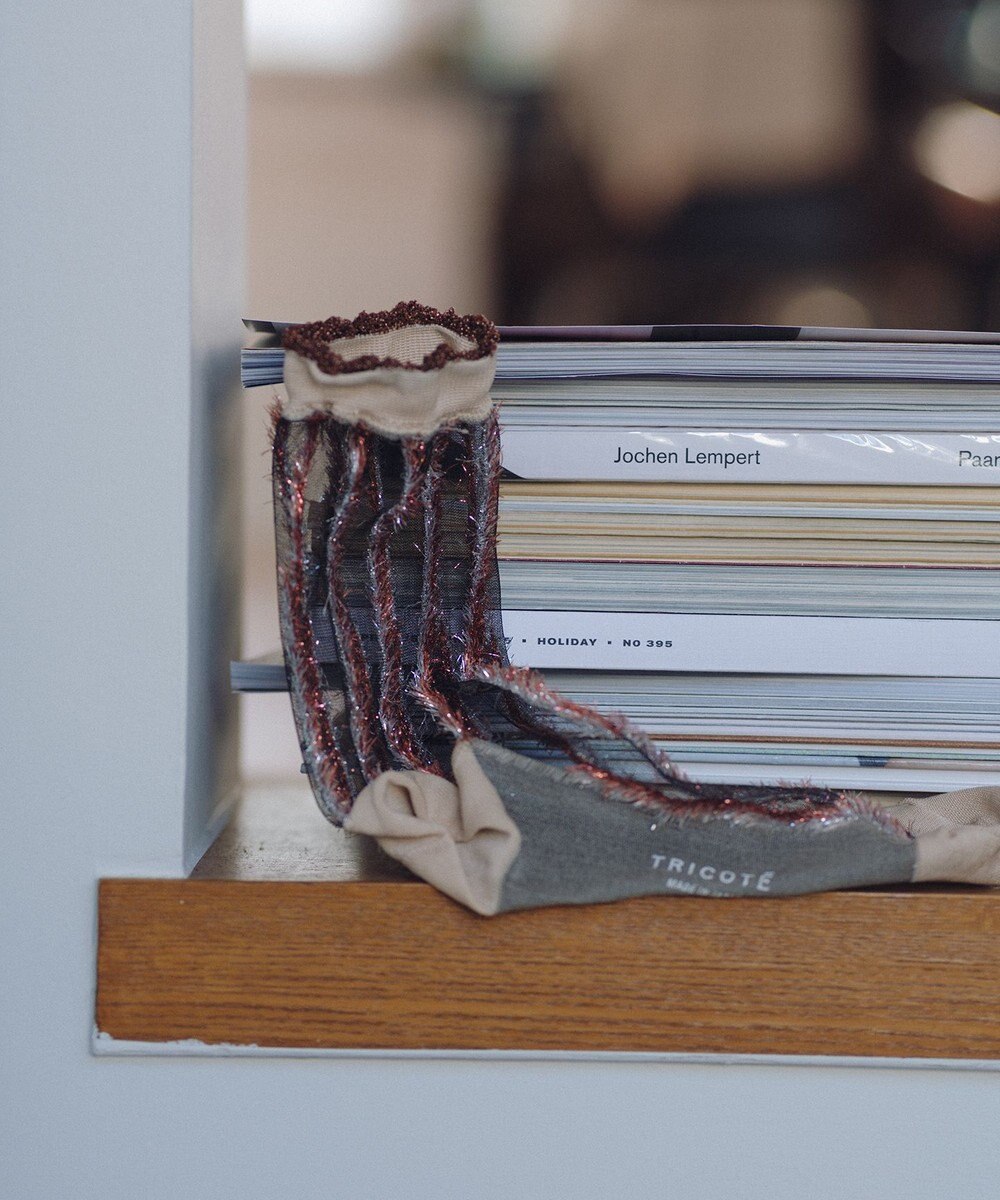 TRICOTE シースルーストライプラメソックス 