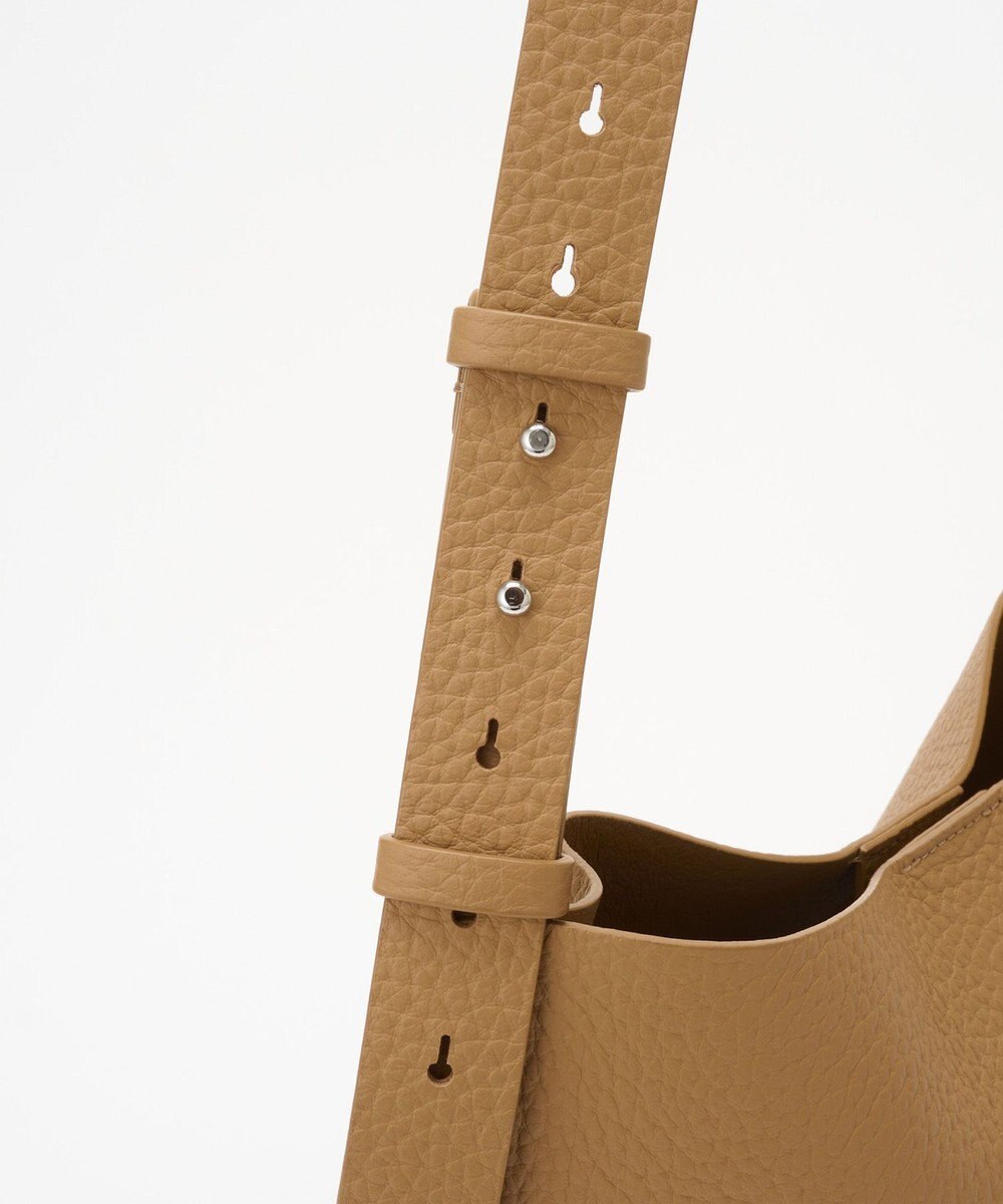 IACUCCI ルオータ ミディアムショルダー ALCE 