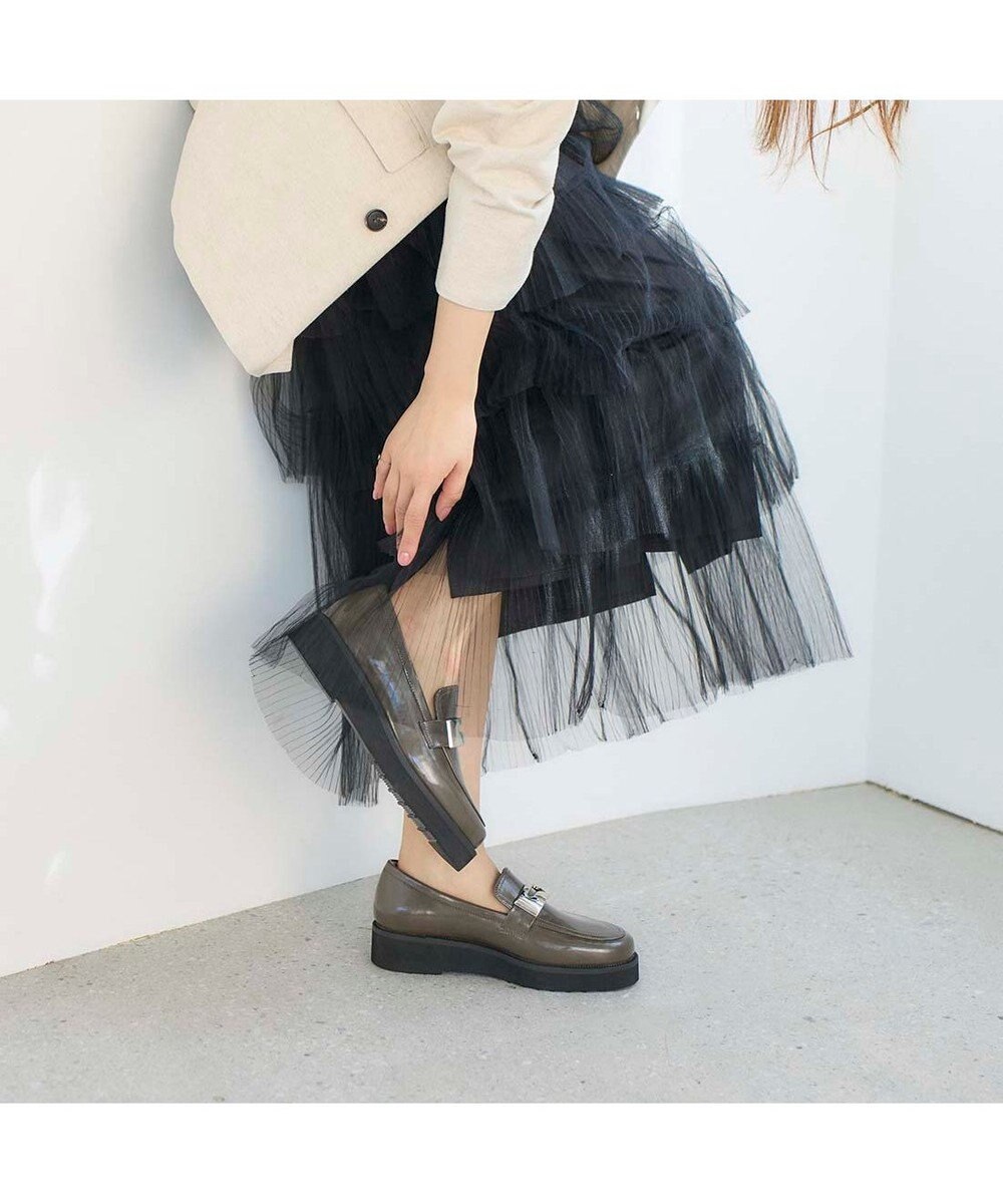 MODE ET JACOMO <carino>【レイン対応】厚底メタルモチーフローファー 