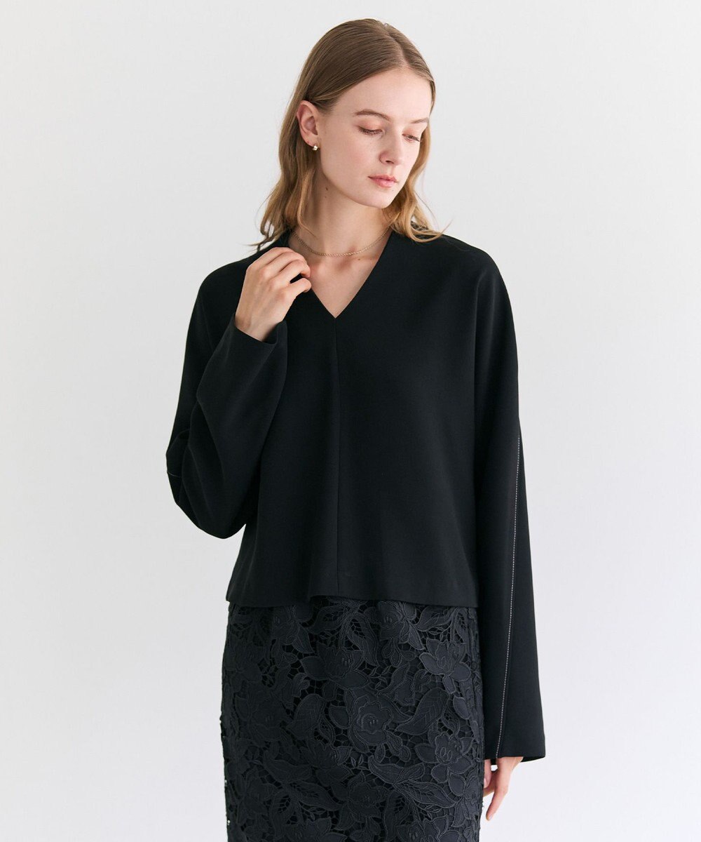 BEIGE， RUE / ドライタッチVネック配色ステッチブラウス 