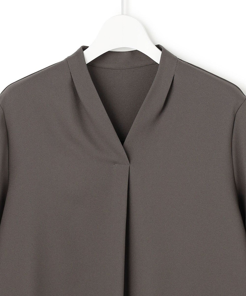 ICB 【先行予約】ライトストレッチアムンゼン Vネック半袖カットソー 