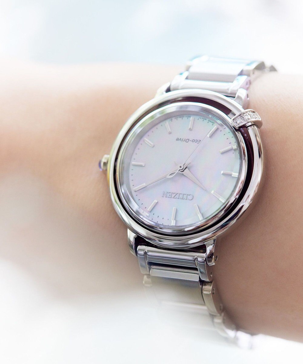 CITIZEN 【光発電 腕時計】マニッシュな端正さの中にフェミニンな要素を取り入れた2WAYモデル 