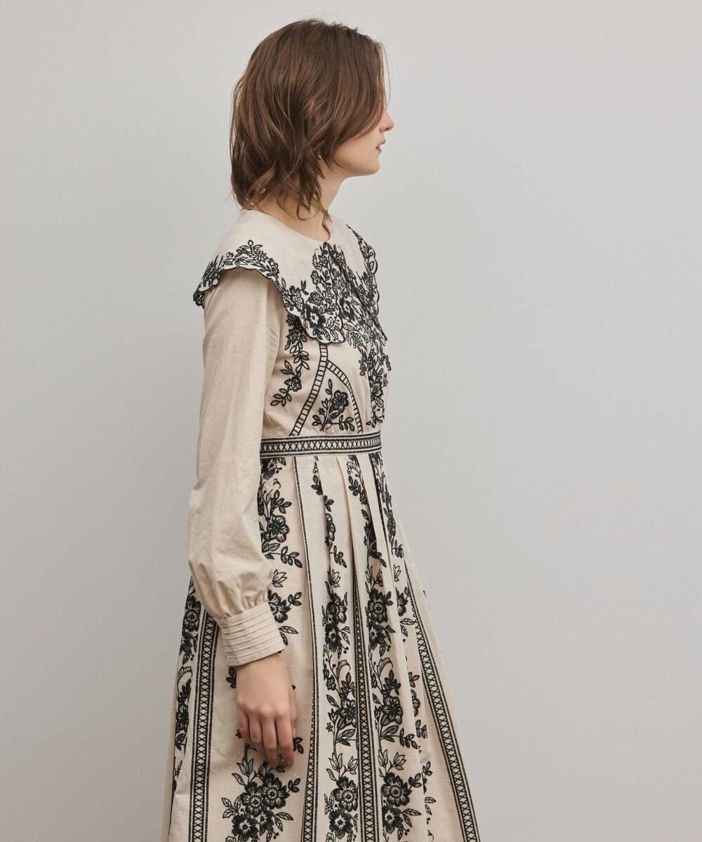 GRACE CONTINENTAL パターン刺繍ワンピース 