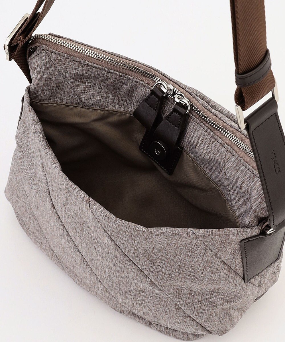 Y'SACCS ストリームラインショルダー 