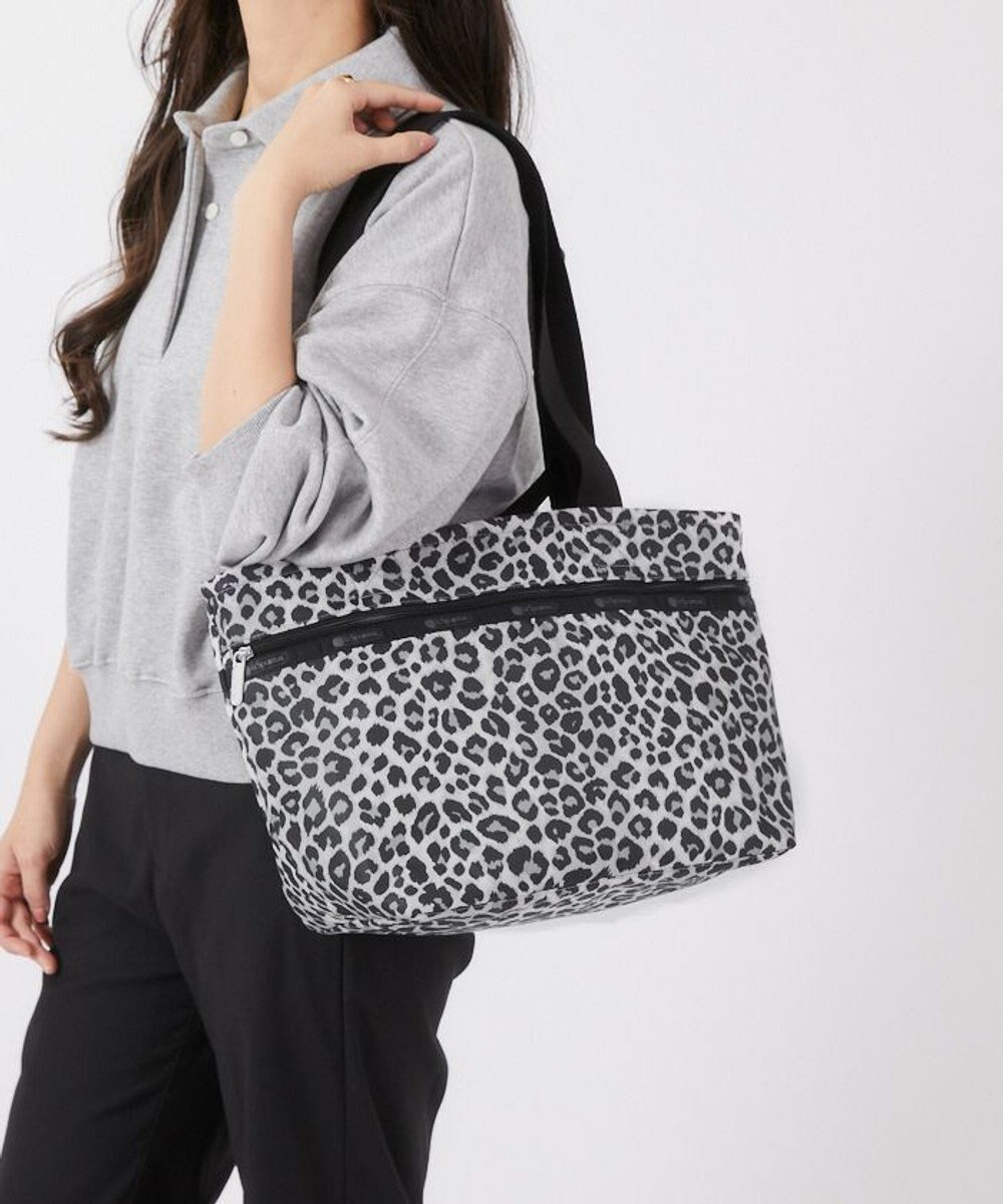 LeSportsac TWO HANDLE ZIP TOTE/ニュートラルレオパード 