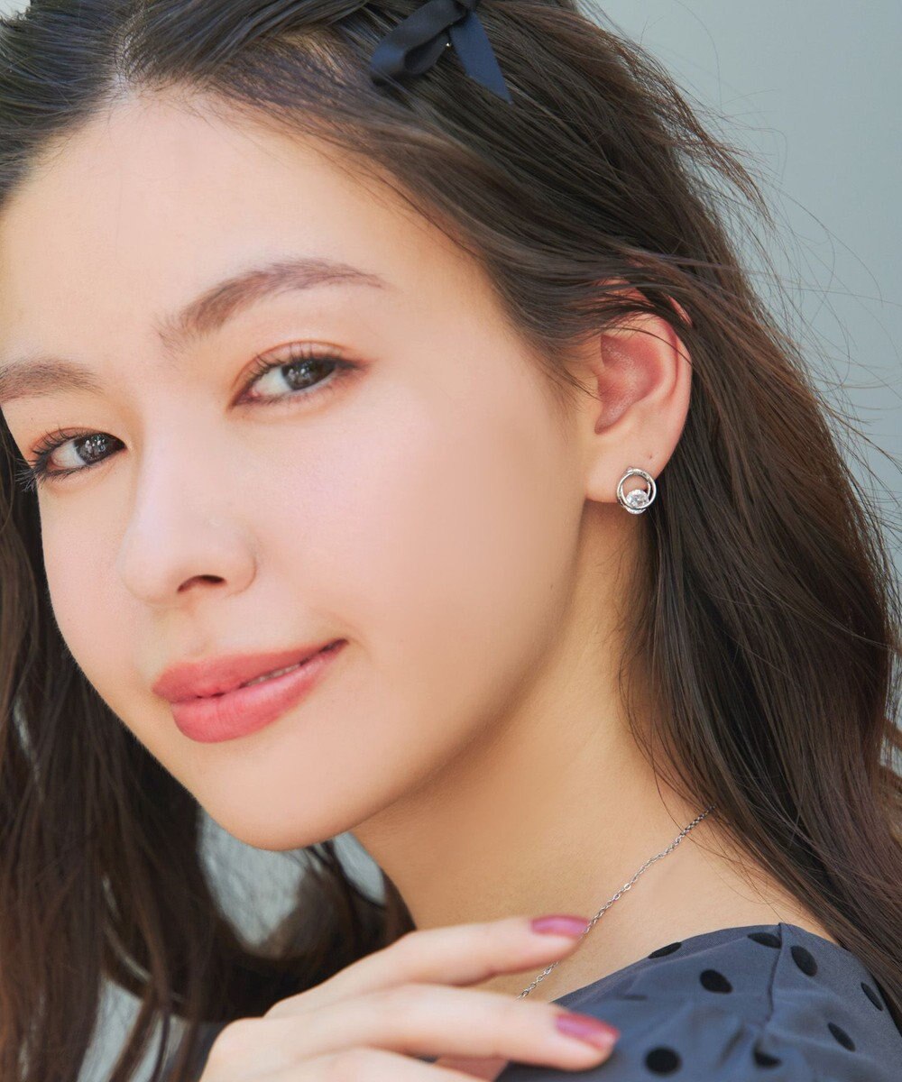 Tiaclasse 【金属アレルギー対応】ラウンドプットストーンピアス 