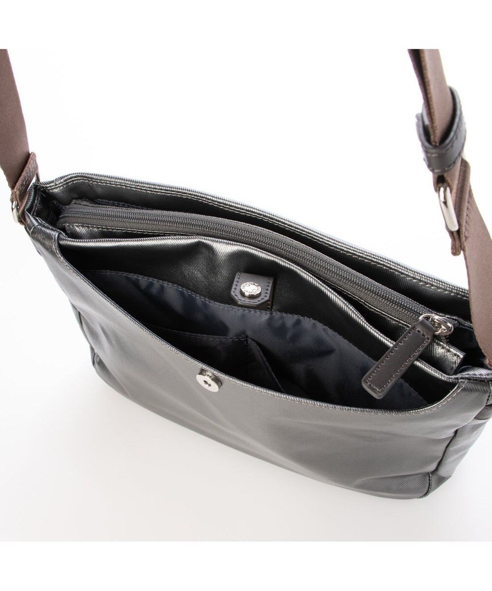 LA BAGAGERIE コーティングキャンバス ショルダーバッグ 