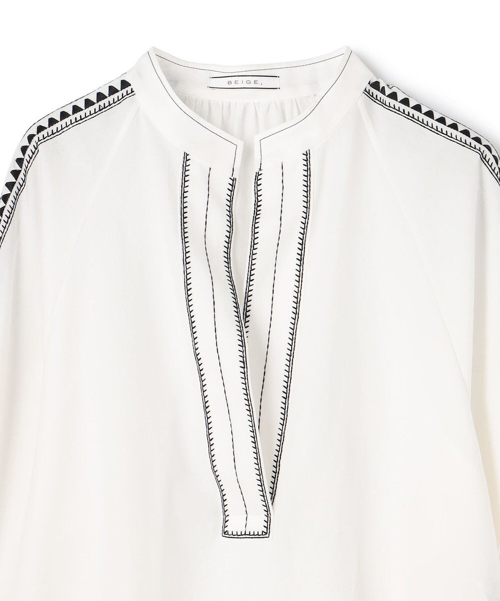 BEIGE， AXI / 刺繍ステッチ ドルマンスタンドブラウス 