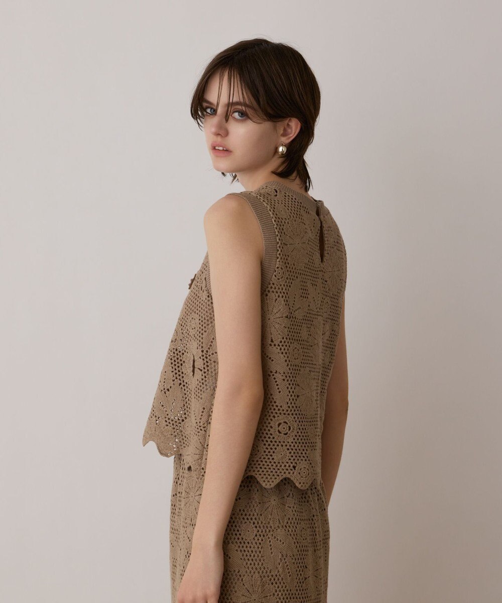 GRACE CONTINENTAL クロシュ刺繍トップ 