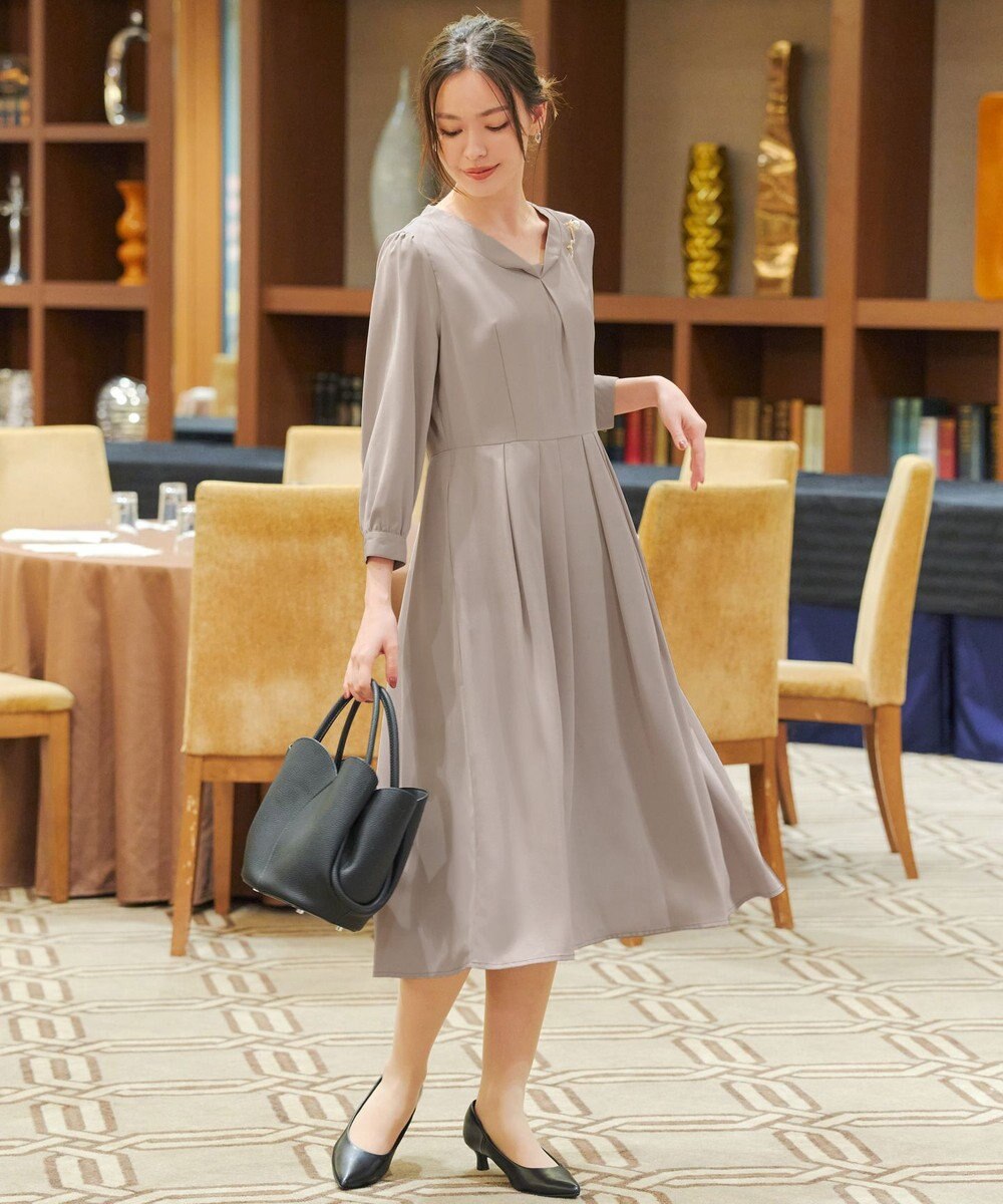 Tiaclasse 【安田美沙子さん着用・ポーチ・ショルダー紐付き】フラワーカットフェイクレザーバッグ 