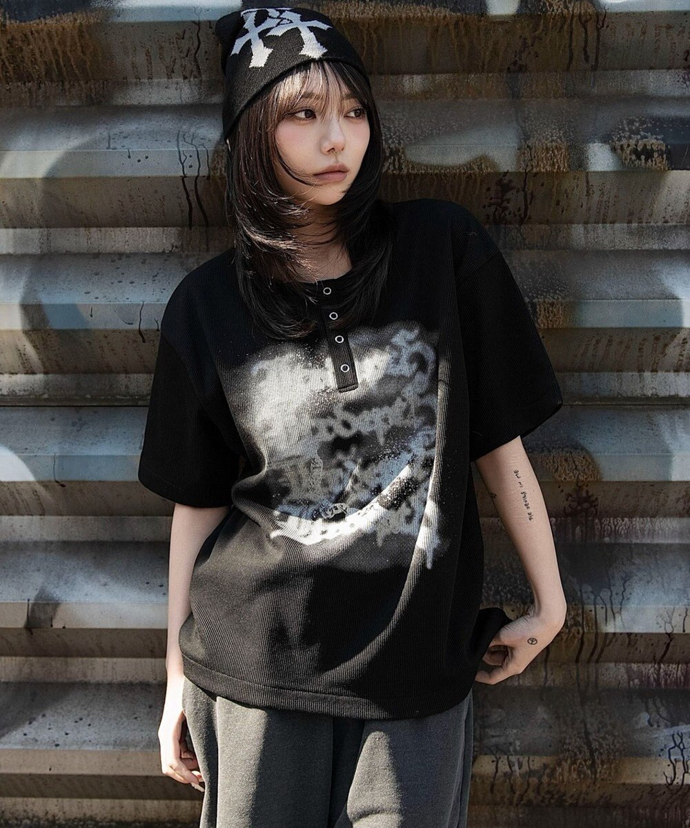 WEGO 【ユニセックス着用ITEM】グラフィックヘンリーネックT（SS） 