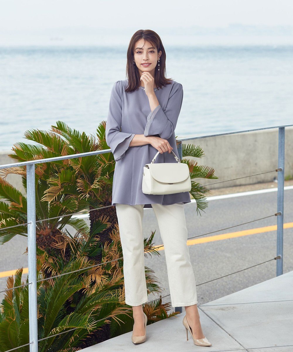 Tiaclasse 【洗える】ビジュー付きフレア袖チュニックブラウス 