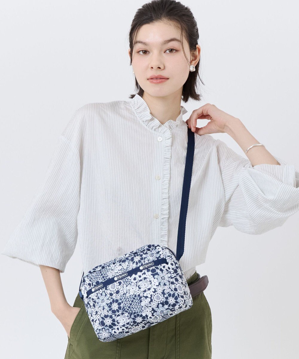 LeSportsac DANIELLA CROSSBODY/フローラルレースネイビー 