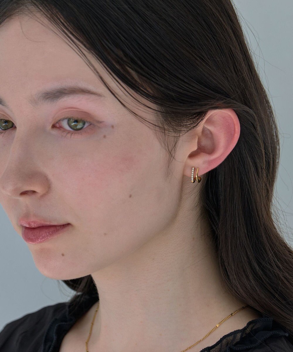 Phoebe 【金属アレルギー対応】メタル×ビジュー2ラインピアス　ゴールド/サージカルステンレス 