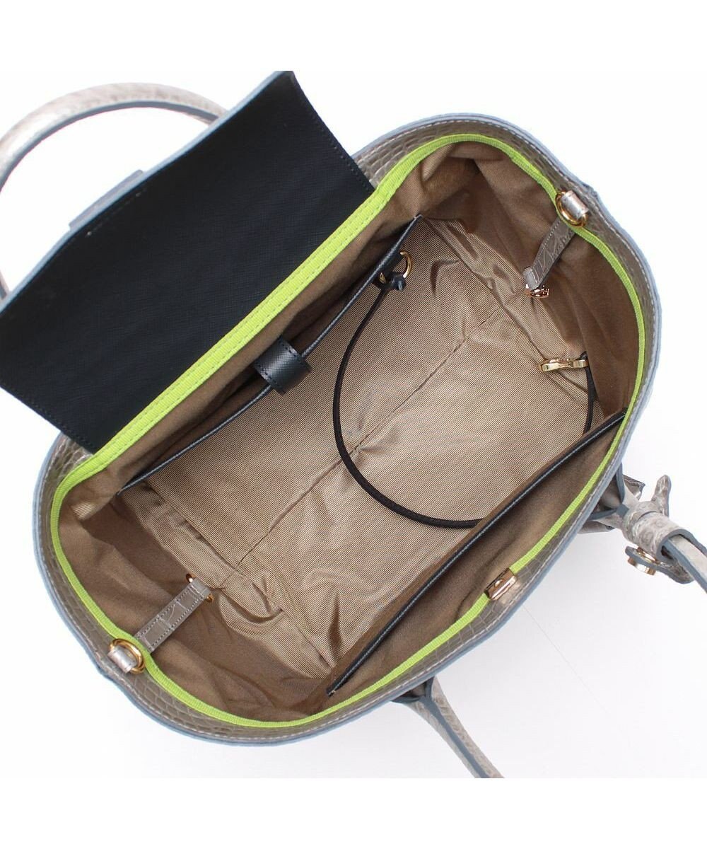 A.D.M.J. 【牛革】クロコ型押しキューブトート21cm(ショルダーストラップ付) 