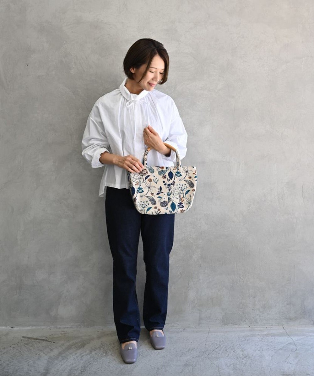 AND WOOL 筆記帳刺繍の半円バッグ 