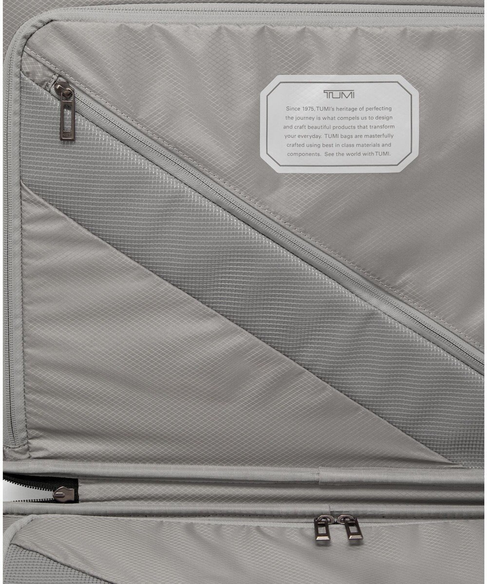TUMI 19 DEGREE LITE インターナショナル キャリーオン スーツケース（機内持ち込みサイズ） 