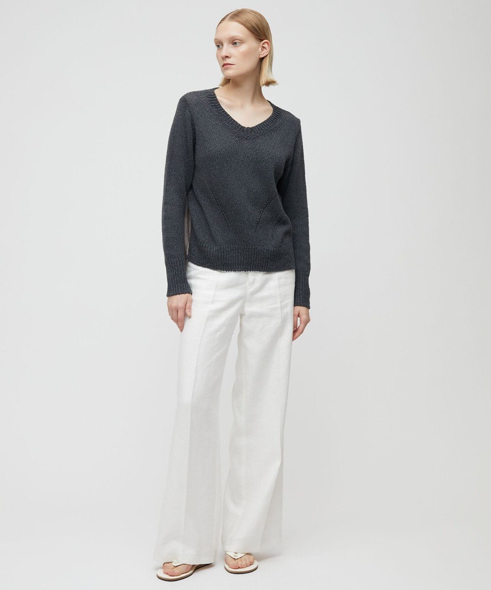 BEIGE， BAMBOO / Vネックニット 